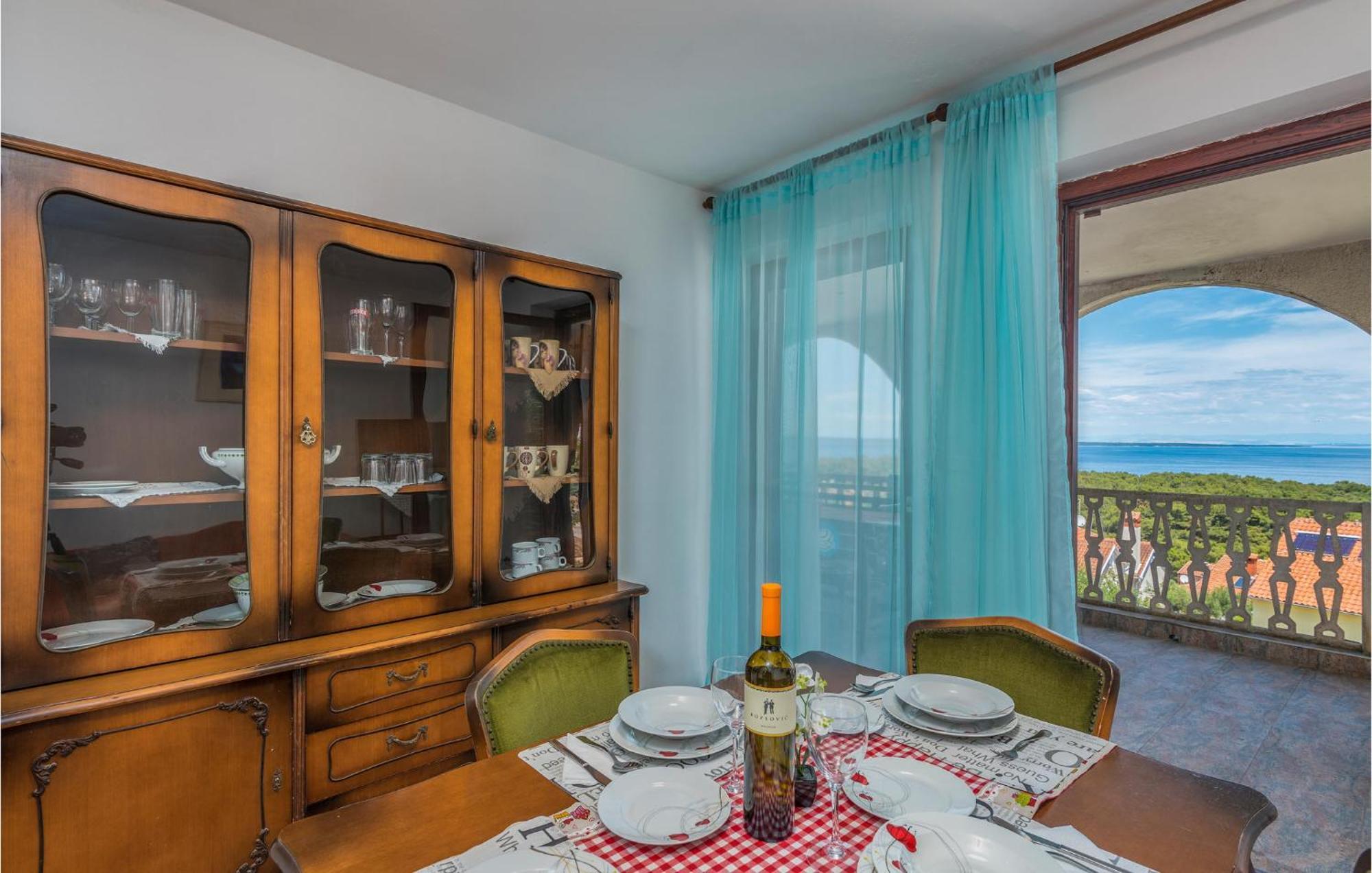 Lovely Apartment In Mali Losinj With Kitchen Luaran gambar